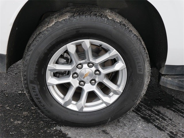 2025 Chevrolet Suburban LT