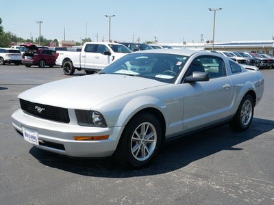 2005 Ford Mustang V6 Deluxe