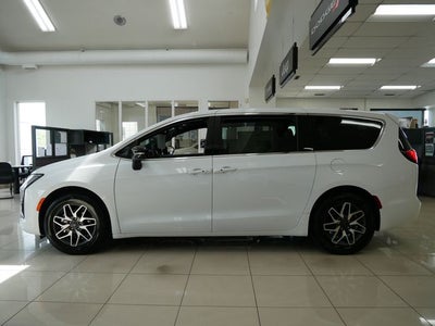2027 Chrysler Pacifica Limited