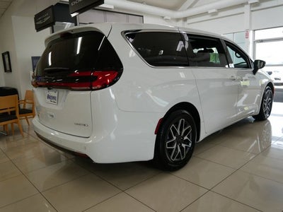2027 Chrysler Pacifica Limited
