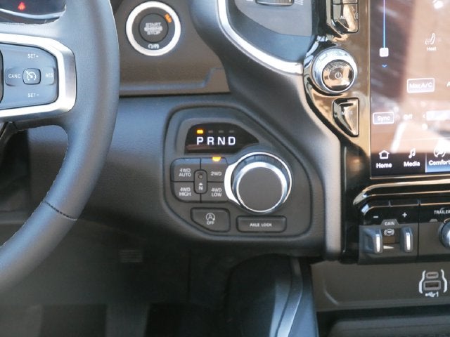 2026 RAM 1500 Big Horn/Lone Star Level 2 Equipment Group